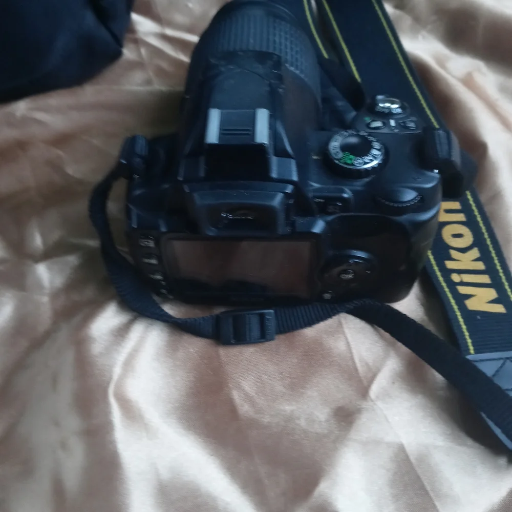 Nikon D40 camera with lense and carry bag